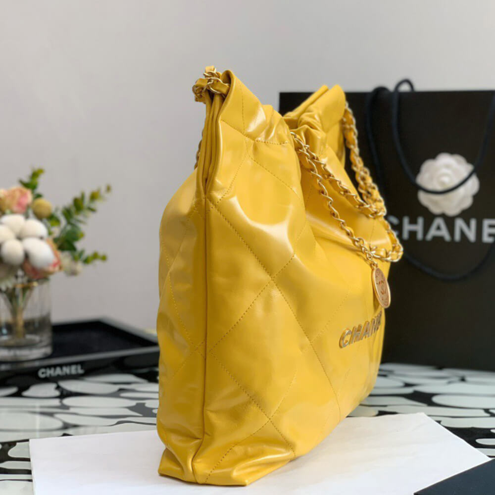 CHANEL 22 SMALL HANDBAG