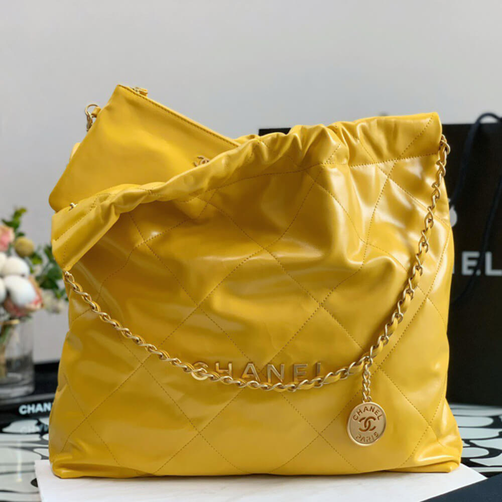 CHANEL 22 SMALL HANDBAG