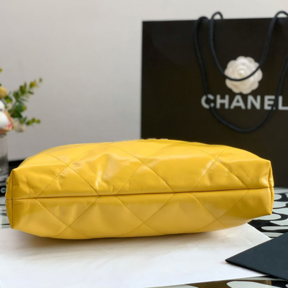 CHANEL 22 SMALL HANDBAG