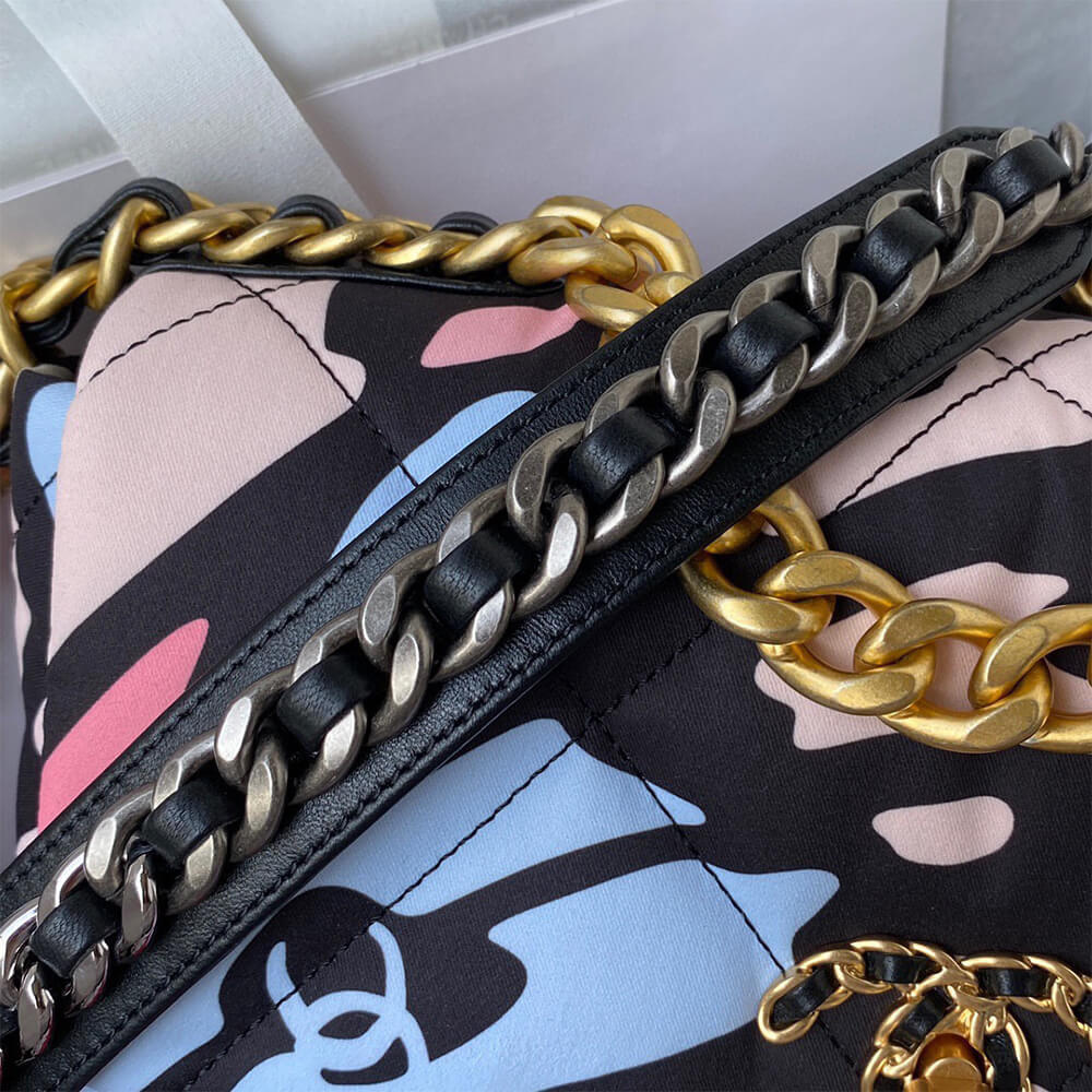 CHANEL 19 HANDBAG