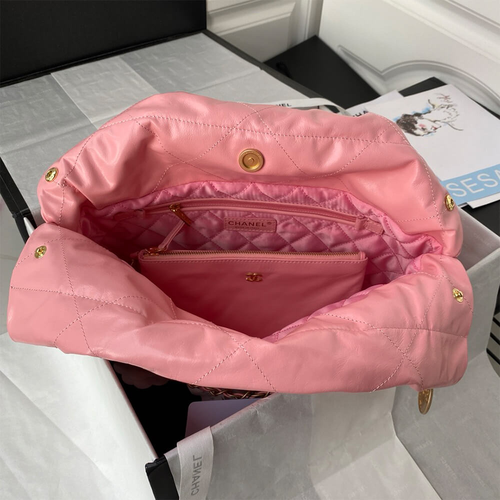 CHANEL 22 SMALL HANDBAG