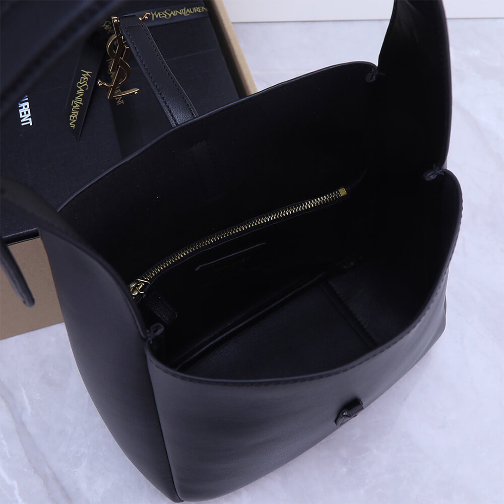 SMALL LE 5 À 7 SUPPLE IN SMOOTH LEATHER