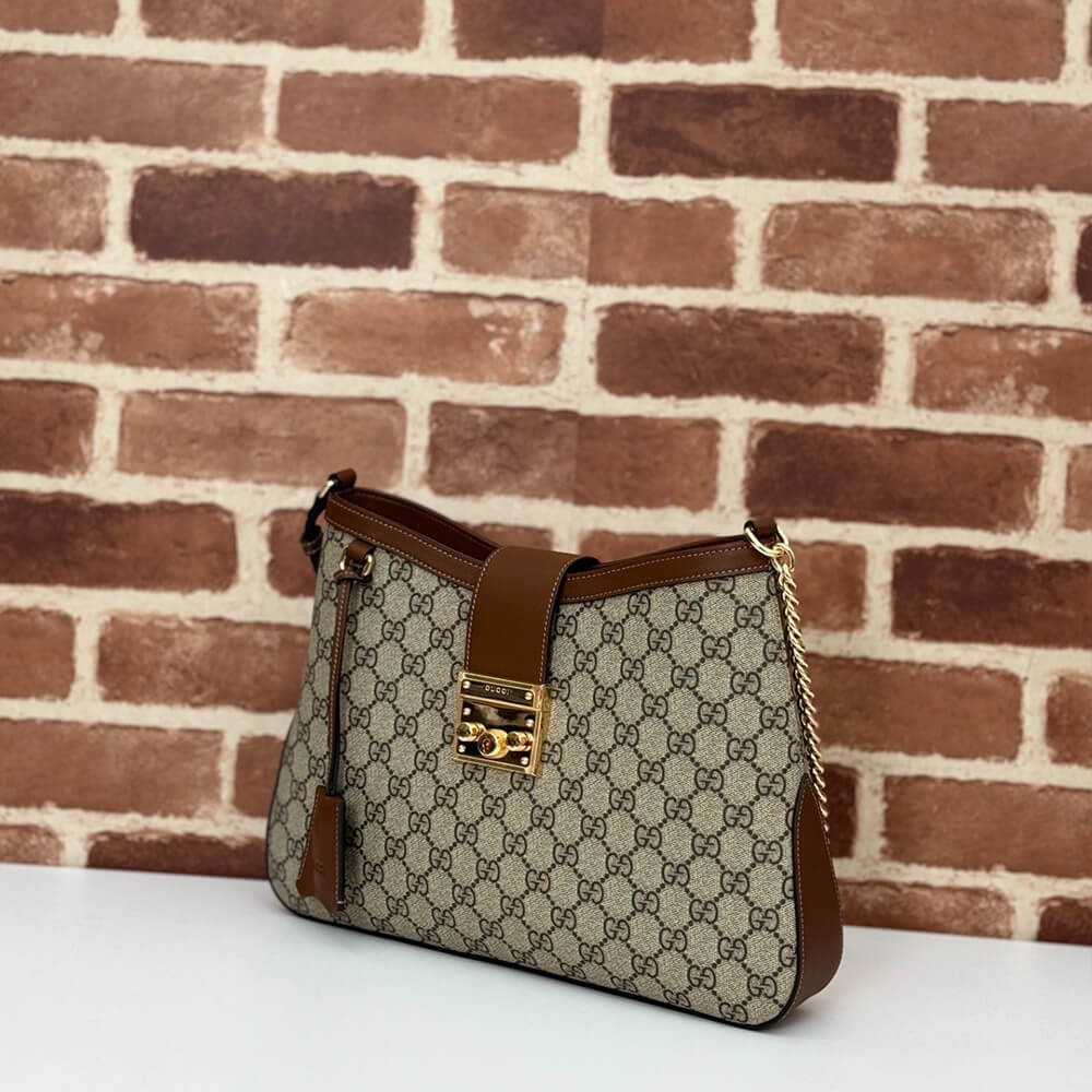 G*u*i small tote bag with hook closure