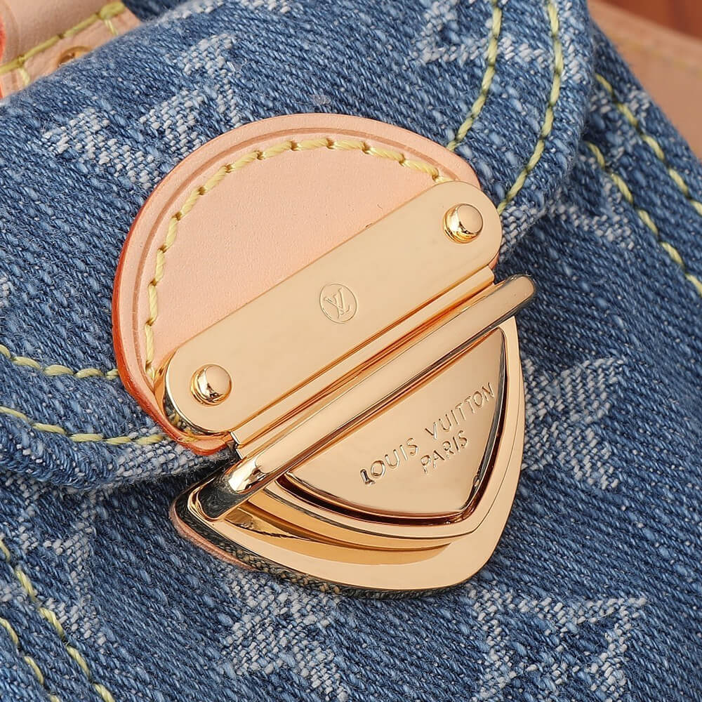 CHANEL BACKPACK(HIGH-END GRADE)