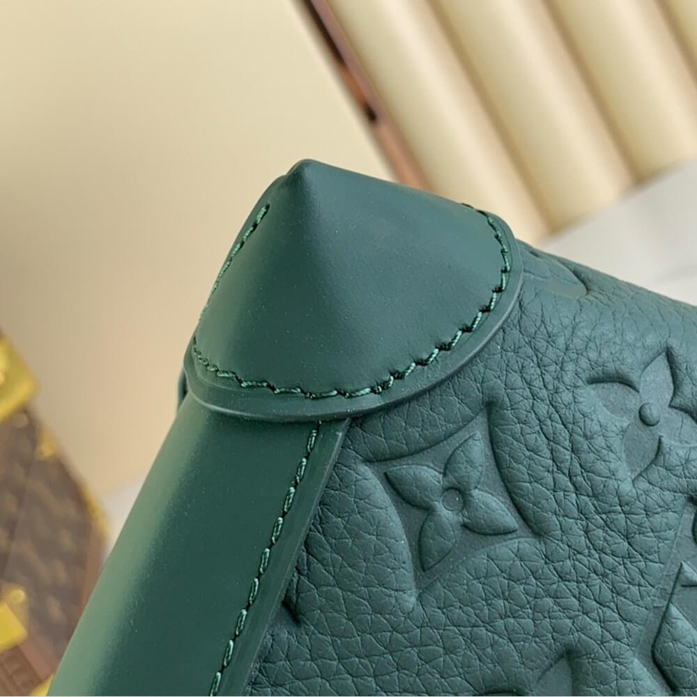 G*u*i padlock gg medium shoulder bag