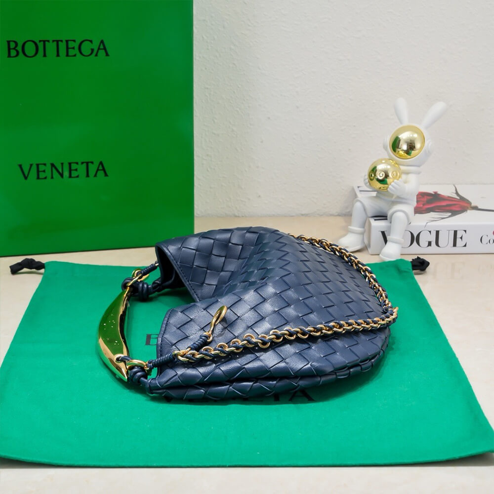 b0tte*a Ven*ta sardine with chain