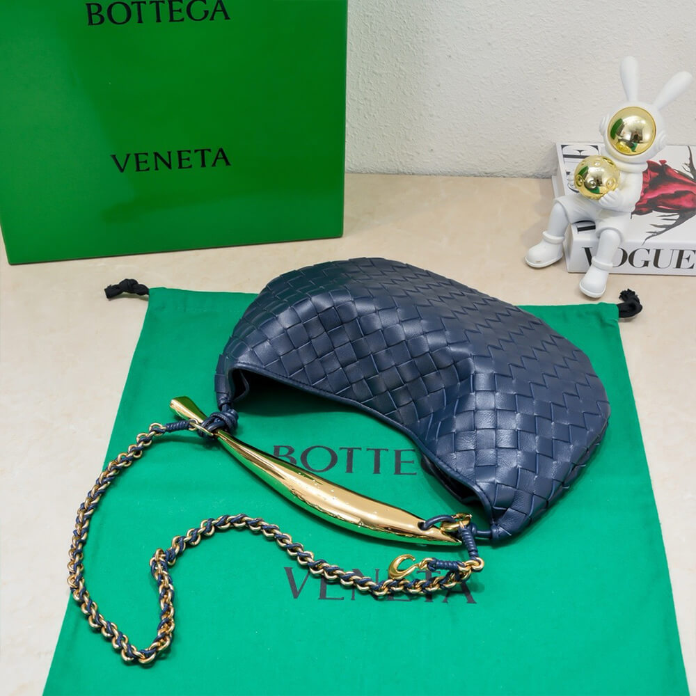 b0tte*a Ven*ta sardine with chain