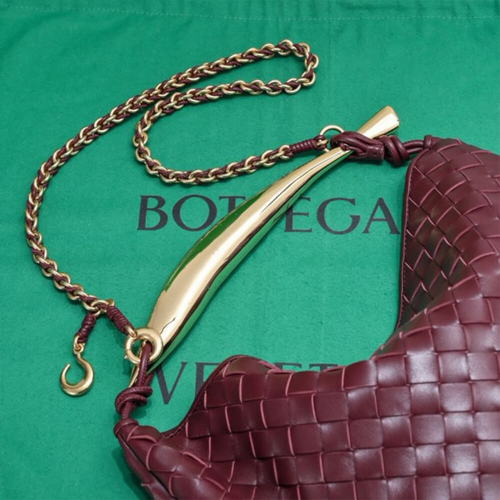 b0tte*a Ven*ta sardine with chain