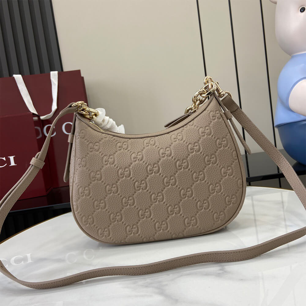 GG Emblem small shoulder bag