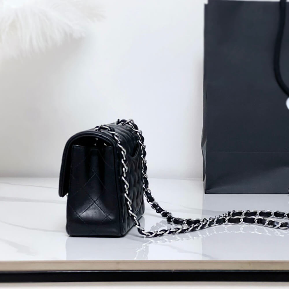 CHANEL MINI FLAP BAG(HIGH-END GRADE)