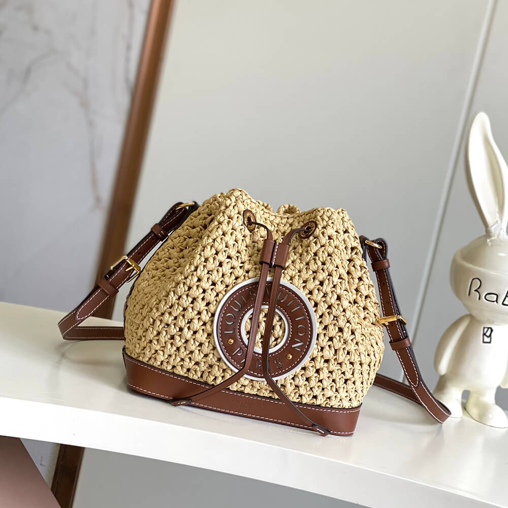 Medium Saddle Pouch with Chain
